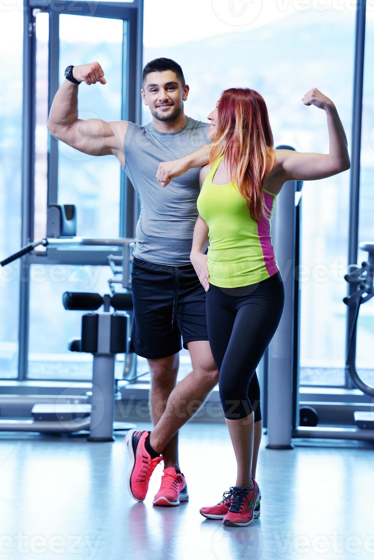 https://hugeia.fr/wp-content/uploads/2025/01/10944686-couple-a-la-salle-de-sport-photo.jpg